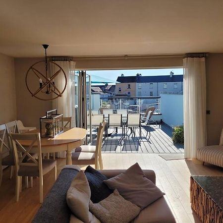 Central Modern Townhouse In Saundersfoot Villa Bagian luar foto