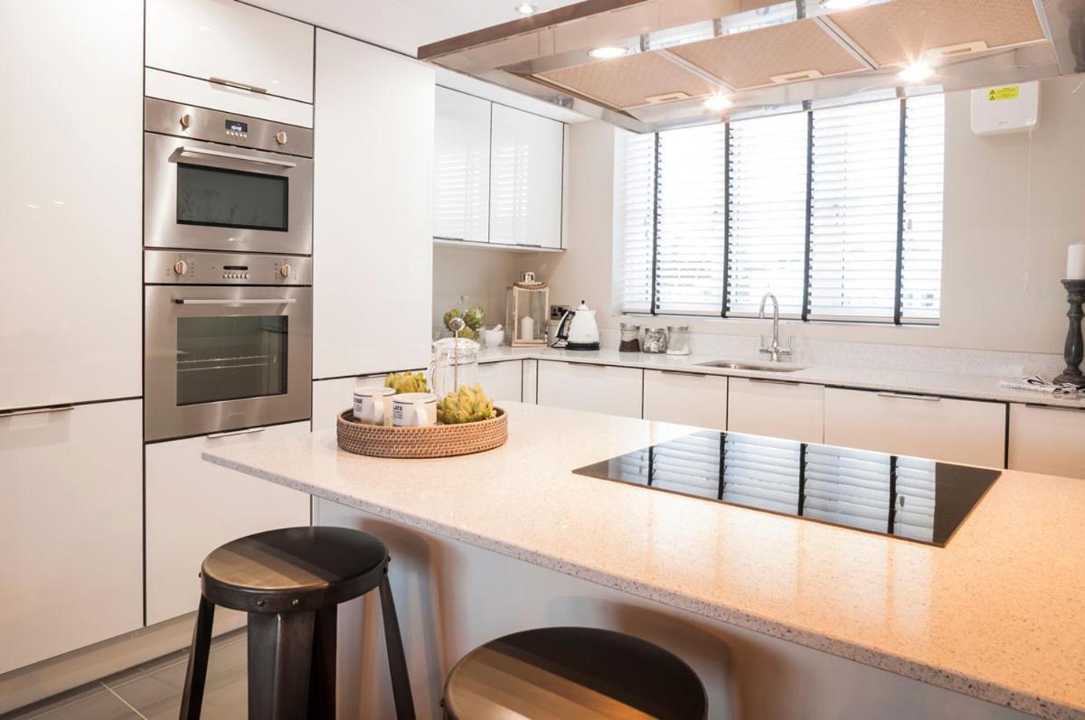 Central Modern Townhouse In Saundersfoot Villa Bagian luar foto