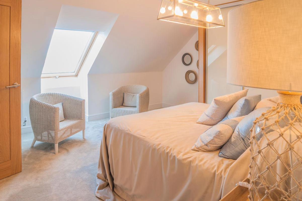 Central Modern Townhouse In Saundersfoot Villa Bagian luar foto
