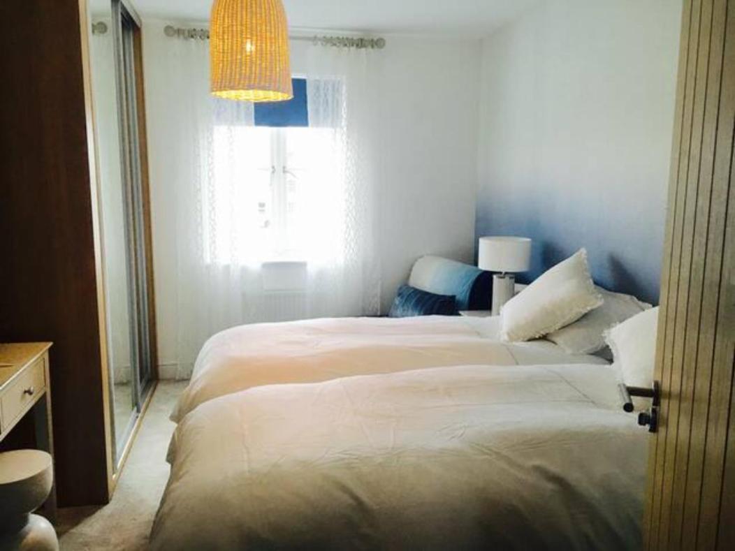 Central Modern Townhouse In Saundersfoot Villa Bagian luar foto